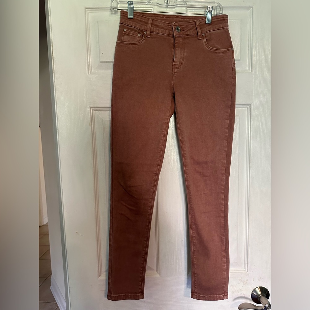 Jeans- pink medium girl wear ❤️ inseam 27”